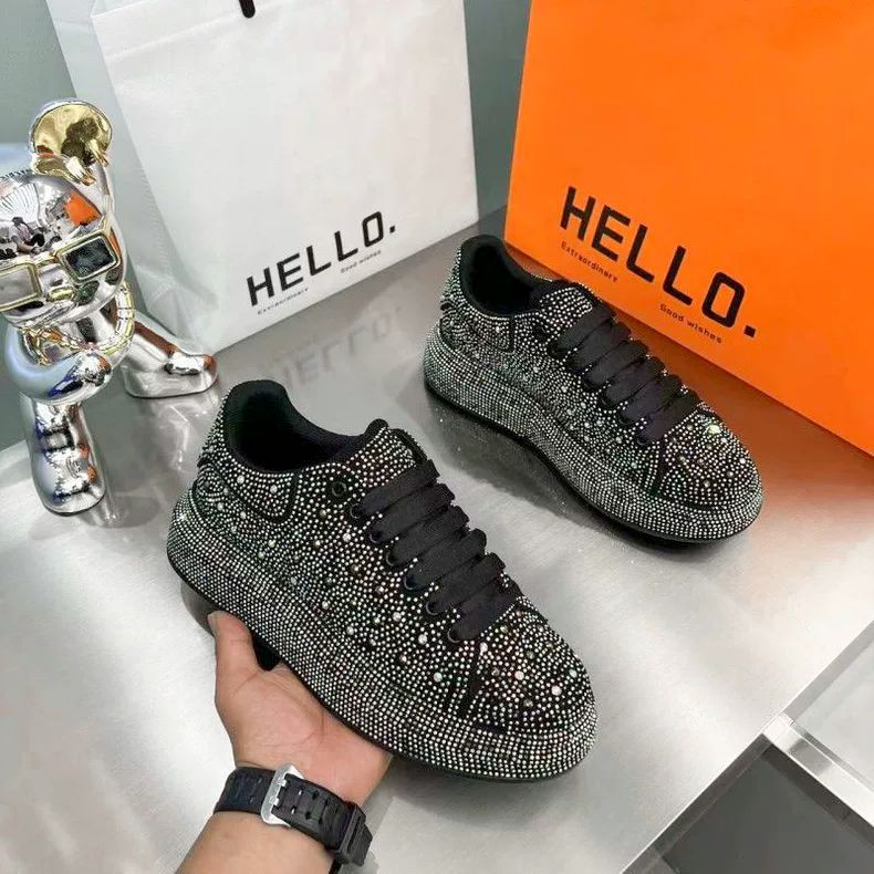 Men Shoes Boss - รองเท้าลำลองผู้ชายแฟชั่นปี 2025 ประดับเพชรเทียม งานแฮนด์เมด แบบผูกเชือก สไตล์รองเท้าโลฟเฟอร์สำหรับธุรกิจ