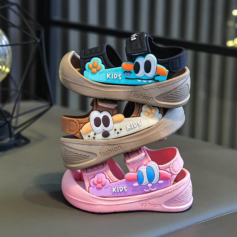 Men Shoes Velcro - รองเท้าแตะเด็กผู้หญิง 2026 ใหม่ รองเท้าหัดเดินแบบสวมได้ทุกโอกาส ลายการ์ตูน ป้องกันการชน