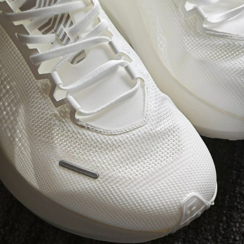 รองเท้าวิ่งมืออาชีพสำหรับยูนิเ - Men Shoes Vs Women บทวิจารณ์และราคา