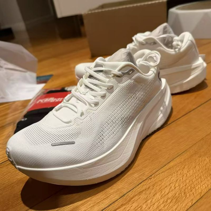 รองเท้าวิ่ง DYNAFISH Xiao Nian - Men Shoes Vs Women บทวิจารณ์และราคา