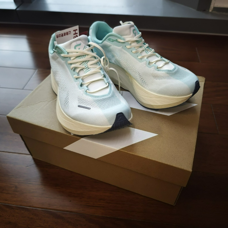 รองเท้าวิ่ง DYNAFISH สำหรับผู้ - Men Shoes Vs Women บทวิจารณ์และราคา